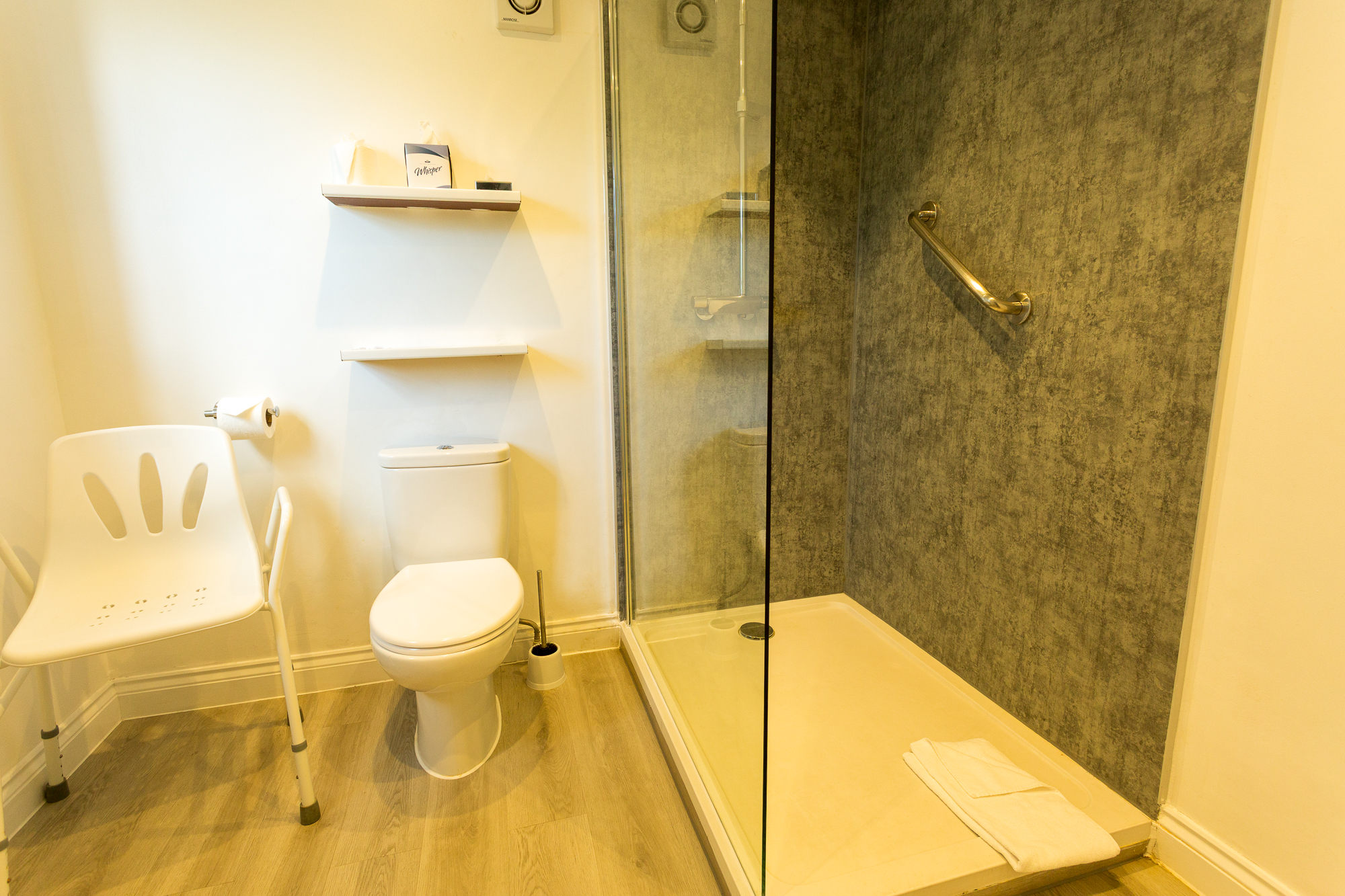 Room 26 Braid Lodge Accessible Bathroom