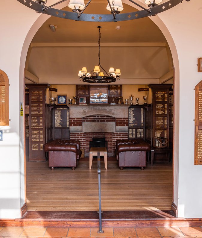 Thorpeness Golf Club & Hotel, Bar And Fireplace