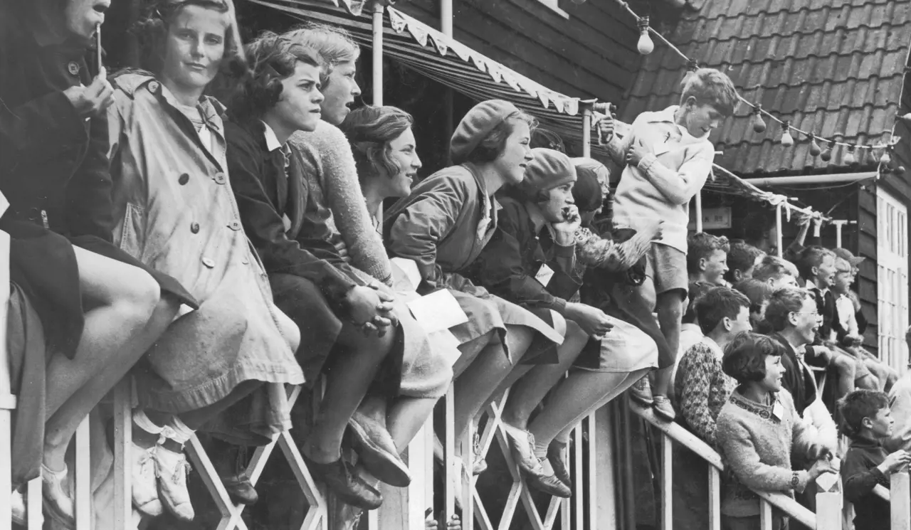 Regatta Spectators, Sport & General