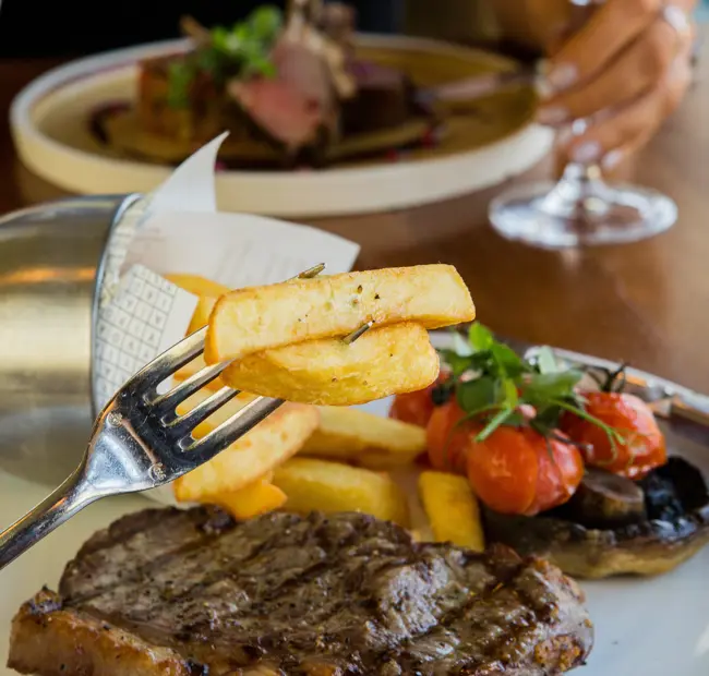Thorpeness Golf Club & Hotel, Steak Dinner Drinking Beer